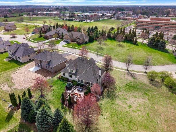 941 TIVOLI, ROCKFORD, Illinois 61107, 5 Bedrooms Bedrooms, ,4 BathroomsBathrooms,House,For Sale,TIVOLI,202602002