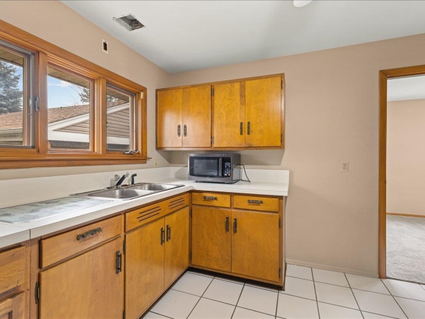 324 Fairview, ROCKFORD, Illinois 61107, 2 Bedrooms Bedrooms, ,1 BathroomBathrooms,House,For Sale,Fairview,202602003