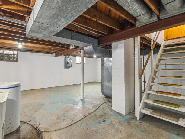 324 Fairview, ROCKFORD, Illinois 61107, 2 Bedrooms Bedrooms, ,1 BathroomBathrooms,House,For Sale,Fairview,202602003