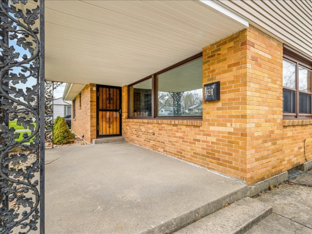 324 Fairview, ROCKFORD, Illinois 61107, 2 Bedrooms Bedrooms, ,1 BathroomBathrooms,House,For Sale,Fairview,202602003