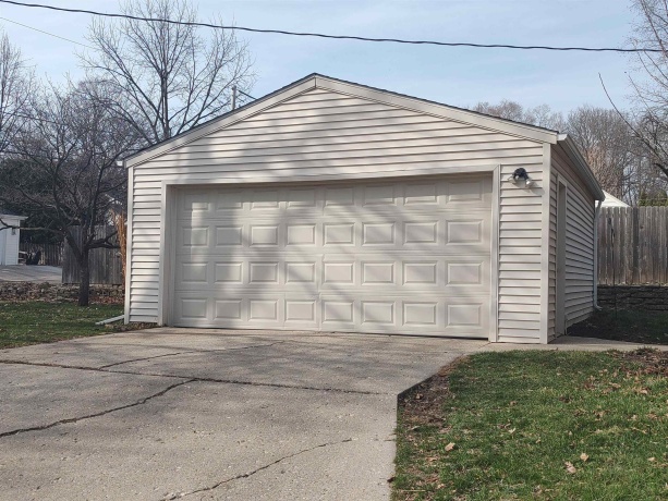 116 Vale, ROCKFORD, Illinois 61107, 3 Bedrooms Bedrooms, ,1 BathroomBathrooms,House,For Sale,Vale,202601666