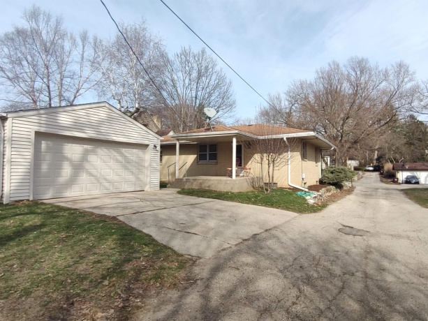 116 Vale, ROCKFORD, Illinois 61107, 3 Bedrooms Bedrooms, ,1 BathroomBathrooms,House,For Sale,Vale,202601666