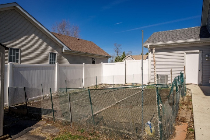 6571 Chartwell, ROCKFORD, Illinois 61107, 4 Bedrooms Bedrooms, ,2 BathroomsBathrooms,House,For Sale,Chartwell,202601846