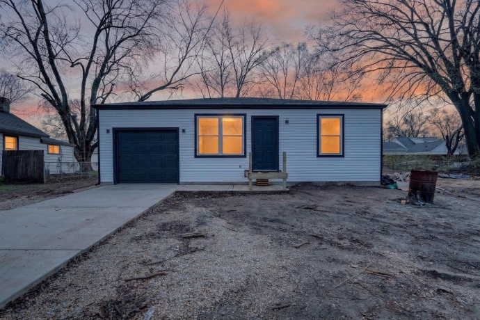 2814 Marshall, ROCKFORD, Illinois 61109, 2 Bedrooms Bedrooms, ,1 BathroomBathrooms,House,For Sale,Marshall,202602010