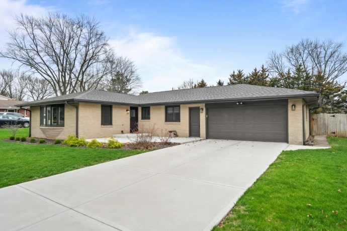 822 PRESTWICK, ROCKFORD, Illinois 61107, 4 Bedrooms Bedrooms, ,2 BathroomsBathrooms,House,For Sale,PRESTWICK,202602012