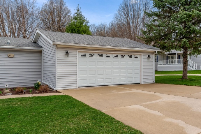 8401 TAMARACK, MACHESNEY PARK, Illinois 61115, 4 Bedrooms Bedrooms, ,2 BathroomsBathrooms,House,For Sale,TAMARACK,202602013