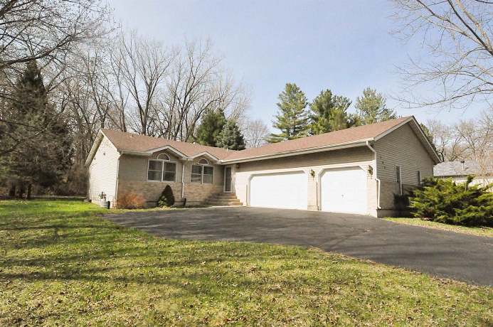 164 COLUMBIA, POPLAR GROVE, Illinois 61065, 3 Bedrooms Bedrooms, ,2 BathroomsBathrooms,House,For Sale,COLUMBIA,202602014