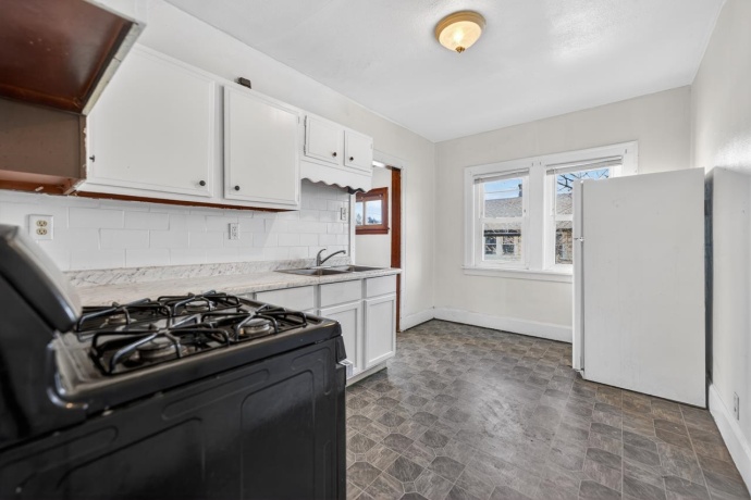 1507-09 16th, ROCKFORD, Illinois 61109, ,2 Units,For Sale,16th,202602018