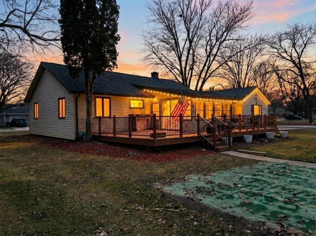 217 Franklin, ROCKTON, Illinois 61072, 3 Bedrooms Bedrooms, ,2 BathroomsBathrooms,House,For Sale,Franklin,202600937