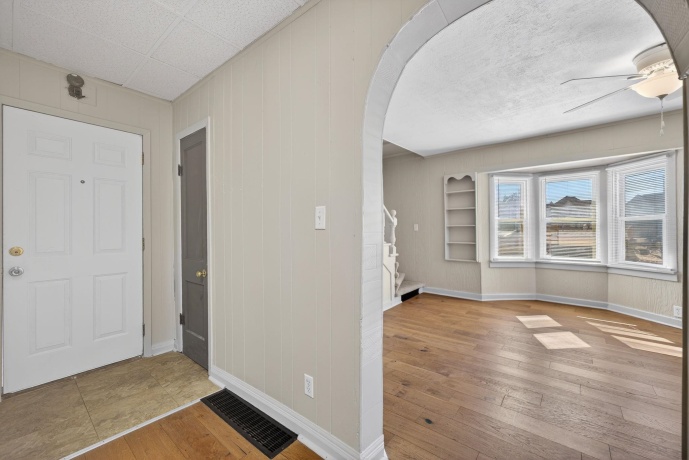 406 LAUREL, BELVIDERE, Illinois 61008, 3 Bedrooms Bedrooms, ,2 BathroomsBathrooms,House,For Sale,LAUREL,202601495