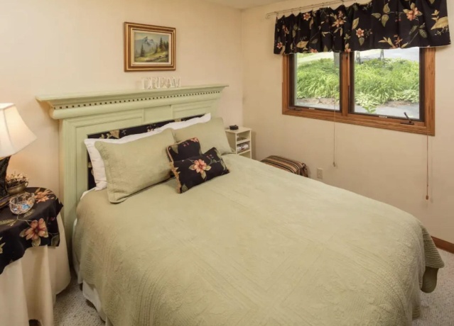 2 Cumberland, GALENA, Illinois 61036, 3 Bedrooms Bedrooms, ,3 BathroomsBathrooms,House,For Sale,Cumberland,202602021