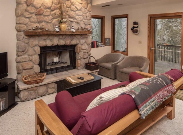 2 Cumberland, GALENA, Illinois 61036, 3 Bedrooms Bedrooms, ,3 BathroomsBathrooms,House,For Sale,Cumberland,202602021