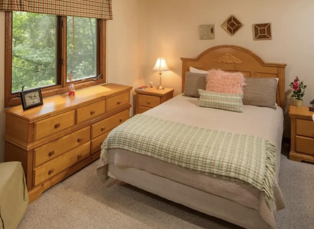 2 Cumberland, GALENA, Illinois 61036, 3 Bedrooms Bedrooms, ,3 BathroomsBathrooms,House,For Sale,Cumberland,202602021