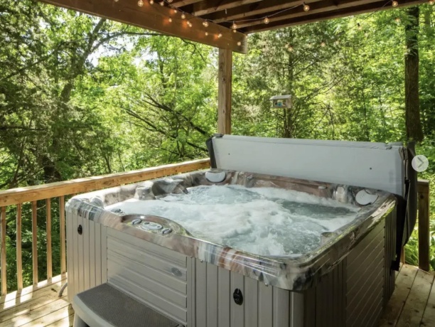 2 Cumberland, GALENA, Illinois 61036, 3 Bedrooms Bedrooms, ,3 BathroomsBathrooms,House,For Sale,Cumberland,202602021