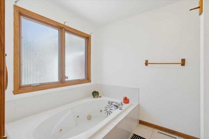 1311 Conlin, BELVIDERE, Illinois 61008, 3 Bedrooms Bedrooms, ,2 BathroomsBathrooms,House,For Sale,Conlin,202506880