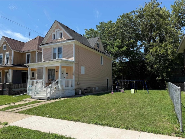 704 Carroll, FREEPORT, Illinois 61032, 5 Bedrooms Bedrooms, ,1 BathroomBathrooms,House,For Sale,Carroll,202600366