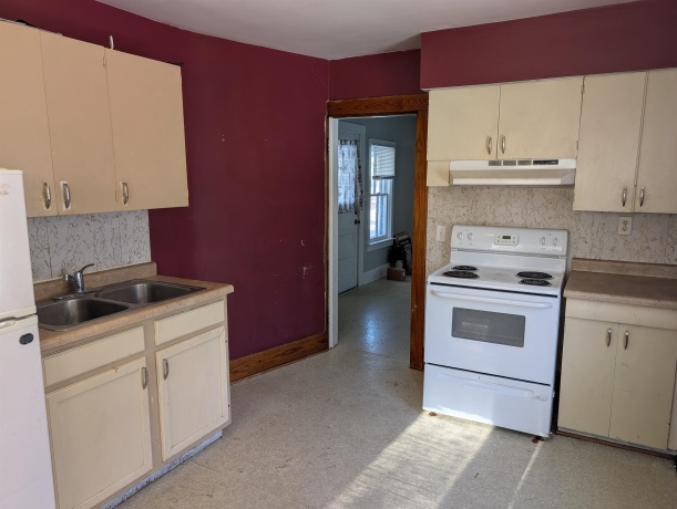 717 Pleasant, FREEPORT, Illinois 61032, ,2 Units,For Sale,Pleasant,202507570