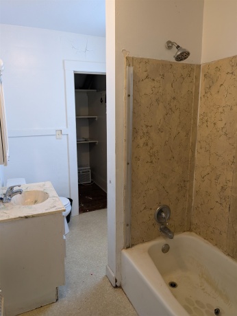 717 Pleasant, FREEPORT, Illinois 61032, ,2 Units,For Sale,Pleasant,202507570