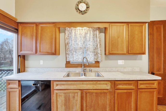 1210 Fairview, ROCKFORD, Illinois 61101, 4 Bedrooms Bedrooms, ,2 BathroomsBathrooms,House,For Sale,Fairview,202602034