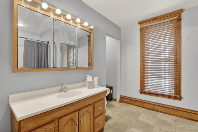 1210 Fairview, ROCKFORD, Illinois 61101, 4 Bedrooms Bedrooms, ,2 BathroomsBathrooms,House,For Sale,Fairview,202602034