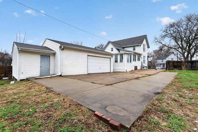 1210 Fairview, ROCKFORD, Illinois 61101, 4 Bedrooms Bedrooms, ,2 BathroomsBathrooms,House,For Sale,Fairview,202602034