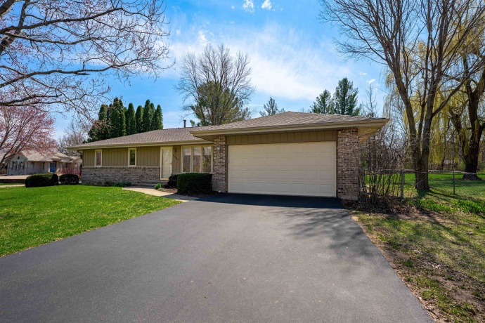 3447 BIGFOOT, ROCKFORD, Illinois 61109, 3 Bedrooms Bedrooms, ,2 BathroomsBathrooms,House,For Sale,BIGFOOT,202602036