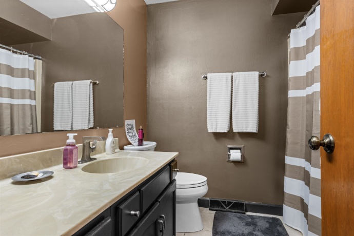 1692 Ben Franklin, ROCKFORD, Illinois 61108, 3 Bedrooms Bedrooms, ,3 BathroomsBathrooms,House,For Sale,Ben Franklin,202602037