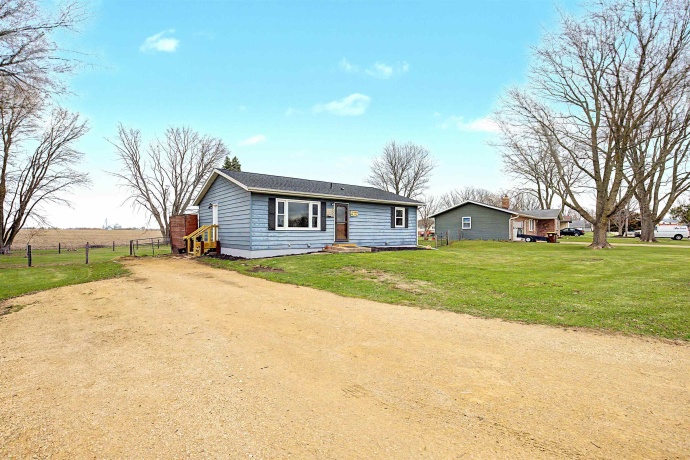 208 Garfield, PEARL CITY, Illinois 61062, 3 Bedrooms Bedrooms, ,1 BathroomBathrooms,House,For Sale,Garfield,202602040