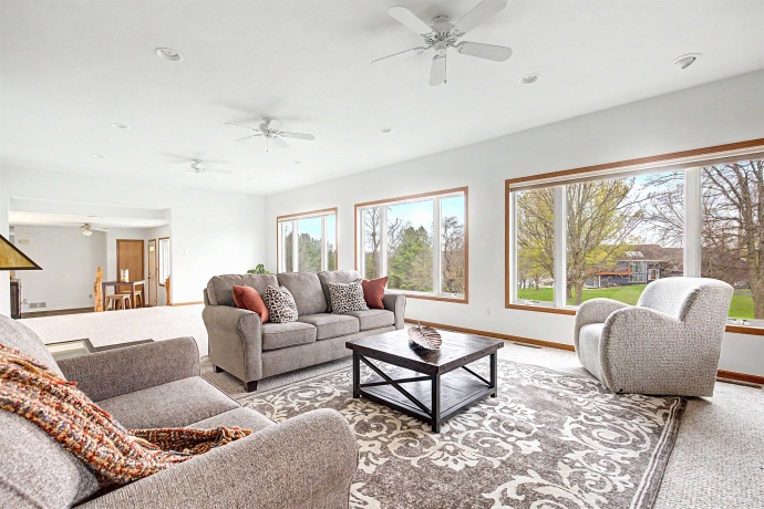 26-58 Blackwood, LAKE CARROLL, Illinois 61046, 4 Bedrooms Bedrooms, ,3 BathroomsBathrooms,House,For Sale,Blackwood,202602042