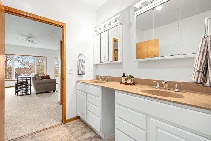 26-58 Blackwood, LAKE CARROLL, Illinois 61046, 4 Bedrooms Bedrooms, ,3 BathroomsBathrooms,House,For Sale,Blackwood,202602042