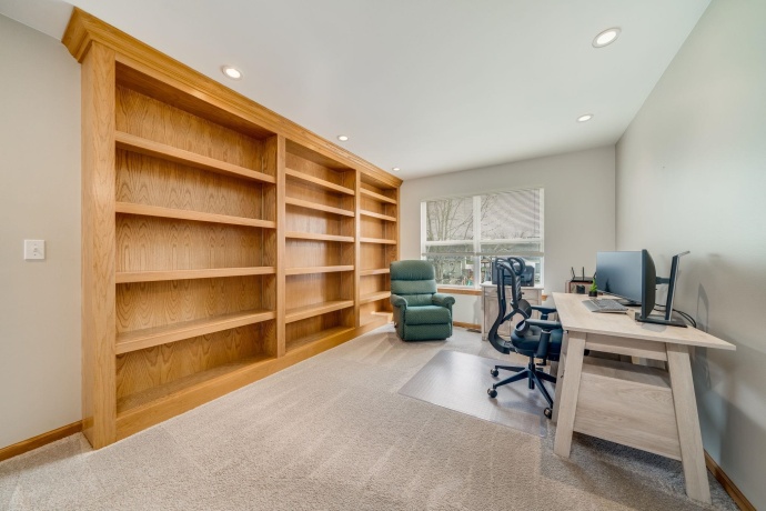 912 Oak Creek, GENOA, Illinois 60135, 3 Bedrooms Bedrooms, ,3 BathroomsBathrooms,House,For Sale,Oak Creek,202602043