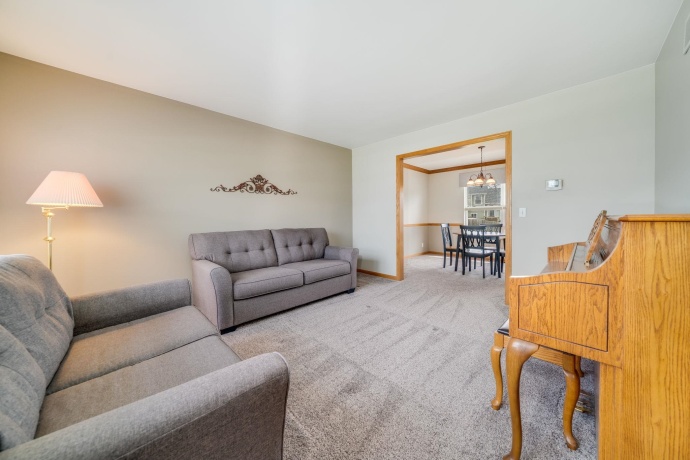 912 Oak Creek, GENOA, Illinois 60135, 3 Bedrooms Bedrooms, ,3 BathroomsBathrooms,House,For Sale,Oak Creek,202602043