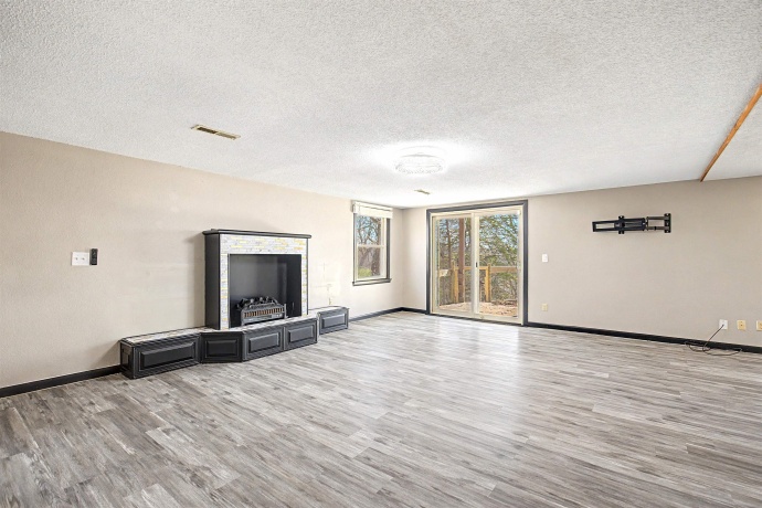 10 Cayuga, GALENA, Illinois 61036, 3 Bedrooms Bedrooms, ,3 BathroomsBathrooms,House,For Sale,Cayuga,202602044