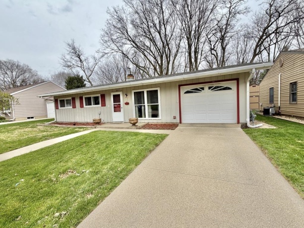 1212 Ogletree, DIXON, Illinois 61021, 3 Bedrooms Bedrooms, ,1 BathroomBathrooms,House,For Sale,Ogletree,202602047
