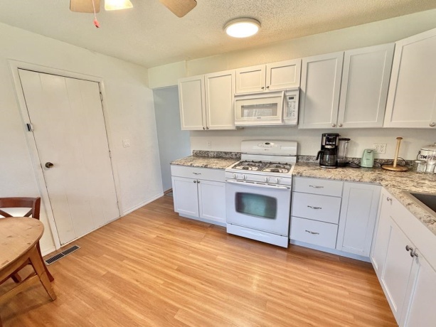 1212 Ogletree, DIXON, Illinois 61021, 3 Bedrooms Bedrooms, ,1 BathroomBathrooms,House,For Sale,Ogletree,202602047