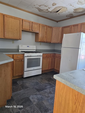 694 Montgomery, EAST DUBUQUE, Illinois 61025, 1 Bedroom Bedrooms, ,1 BathroomBathrooms,House,For Sale,Montgomery,202602048