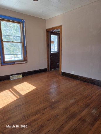 694 Montgomery, EAST DUBUQUE, Illinois 61025, 1 Bedroom Bedrooms, ,1 BathroomBathrooms,House,For Sale,Montgomery,202602048