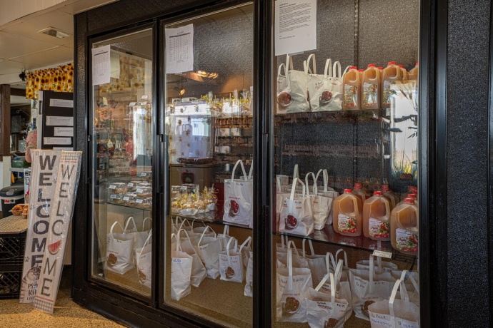 1706 Baileyville, FREEPORT, Illinois 61032, ,Business W/ Real Estate,For Sale,Baileyville,202602049