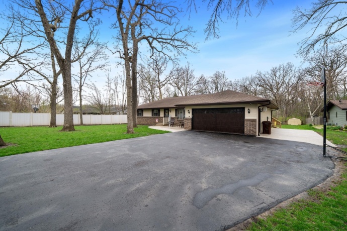 5816 Fair Oaks, DAVIS JUNCTION, Illinois 61020, 3 Bedrooms Bedrooms, ,2 BathroomsBathrooms,House,For Sale,Fair Oaks,202602051