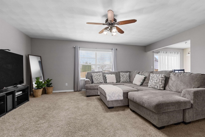 611 Lanae, SOUTH BELOIT, Illinois 61080, 3 Bedrooms Bedrooms, ,2 BathroomsBathrooms,House,For Sale,Lanae,202602052