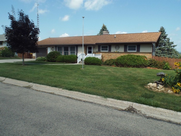 475 Columbia, STOCKTON, Illinois 61085, 4 Bedrooms Bedrooms, ,2 BathroomsBathrooms,House,For Sale,Columbia,202602053