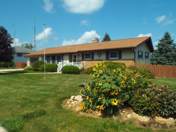 475 Columbia, STOCKTON, Illinois 61085, 4 Bedrooms Bedrooms, ,2 BathroomsBathrooms,House,For Sale,Columbia,202602053