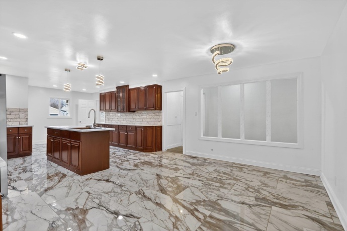 3229 Blackstone, ROCKFORD, Illinois 61101, 4 Bedrooms Bedrooms, ,3 BathroomsBathrooms,House,For Sale,Blackstone,202602060