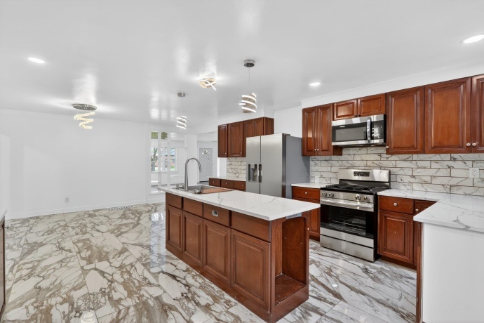 3229 Blackstone, ROCKFORD, Illinois 61101, 4 Bedrooms Bedrooms, ,3 BathroomsBathrooms,House,For Sale,Blackstone,202602060