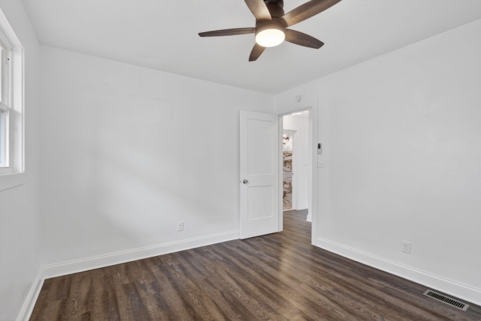 3229 Blackstone, ROCKFORD, Illinois 61101, 4 Bedrooms Bedrooms, ,3 BathroomsBathrooms,House,For Sale,Blackstone,202602060