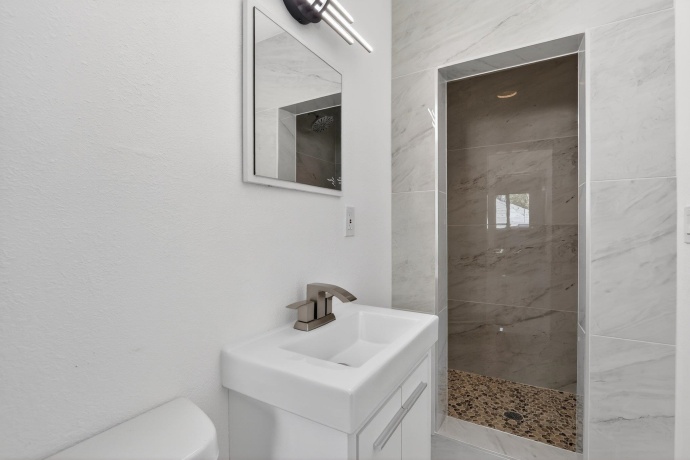 3229 Blackstone, ROCKFORD, Illinois 61101, 4 Bedrooms Bedrooms, ,3 BathroomsBathrooms,House,For Sale,Blackstone,202602060