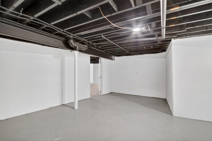 3229 Blackstone, ROCKFORD, Illinois 61101, 4 Bedrooms Bedrooms, ,3 BathroomsBathrooms,House,For Sale,Blackstone,202602060