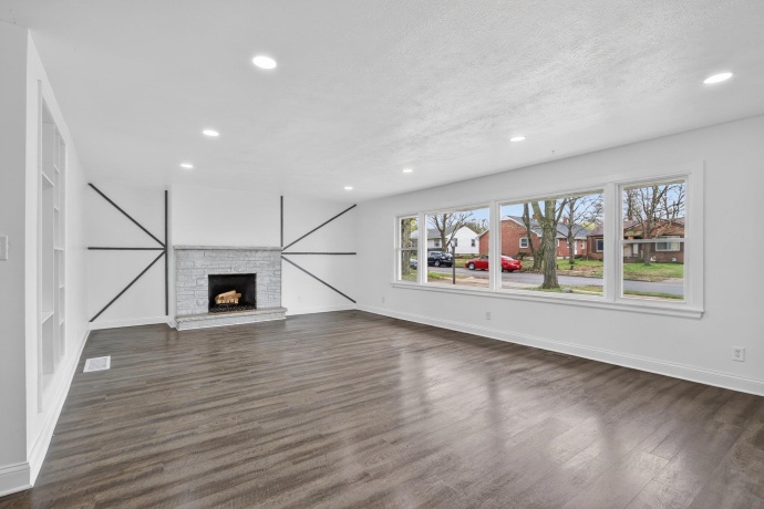 3229 Blackstone, ROCKFORD, Illinois 61101, 4 Bedrooms Bedrooms, ,3 BathroomsBathrooms,House,For Sale,Blackstone,202602060