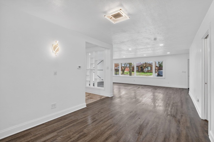 3229 Blackstone, ROCKFORD, Illinois 61101, 4 Bedrooms Bedrooms, ,3 BathroomsBathrooms,House,For Sale,Blackstone,202602060