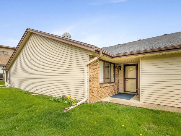 7487 Colosseum #4, ROCKFORD, Illinois 61107, 2 Bedrooms Bedrooms, ,2 BathroomsBathrooms,Condominium,For Sale,Colosseum #4,202602062